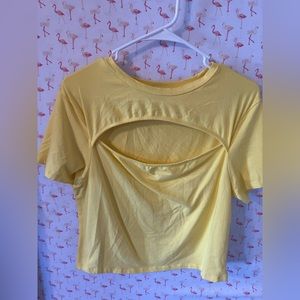 EUC 2x yellow peekaboo crop